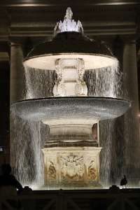 1. kroatische Votiv-Radwallfahrt nach Rom Springbrunnen am Petersplatz