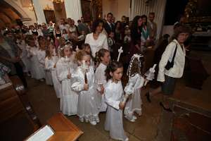 Erstkommunion 2009 Einzug der Erstkommunikanten in die Stiftskirche.