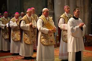 Feierliche Benediktion des Abtes Maximilian Heim Feierlicher Einzug in die Stiftskirche.