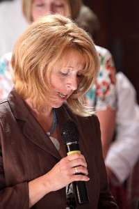 Erstkommunion 2009 Eltern, Lehrerinnen und Kinder lasen die Fürbitten.