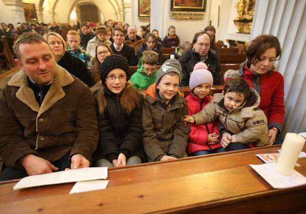 Menschen in der Kirche (Kinder, Jugendliche, Familien, ...)